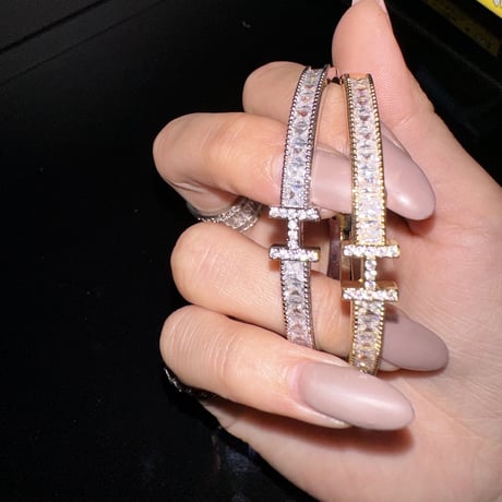 H cz Bangle