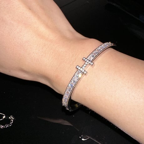 H cz Bangle