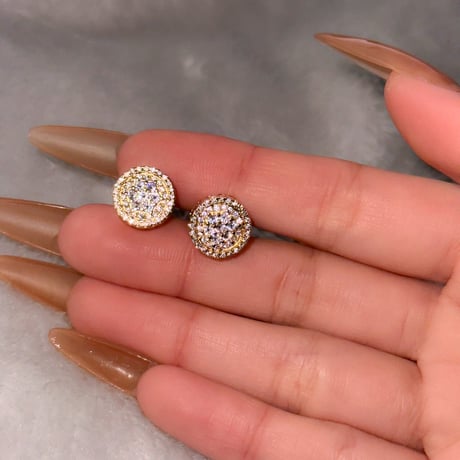 B×B Stud Pierces