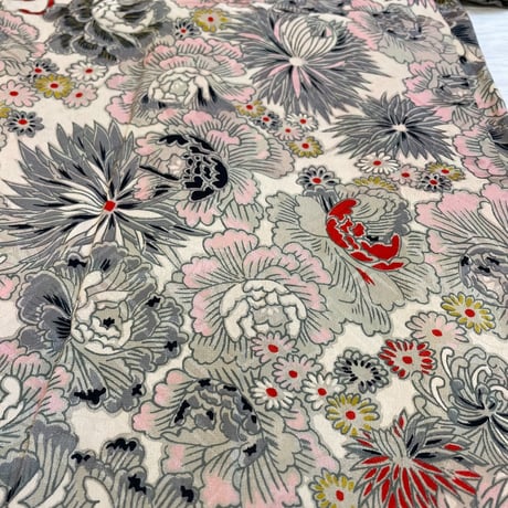 『赤散る花柄アンティーク』ーAntique Haori with floral patternー