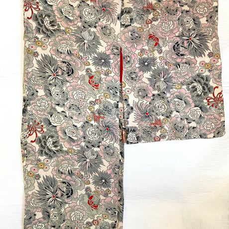 『赤散る花柄アンティーク』ーAntique Haori with floral patternー