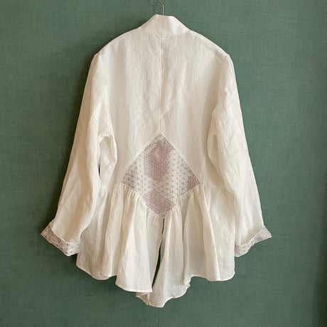 バックダイヤ・トップス【OW】Linen gathered top