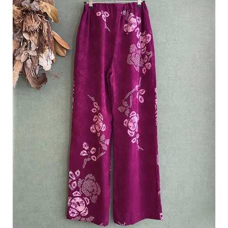 絞りストレートパンツ/ Magenta straight-leg pants