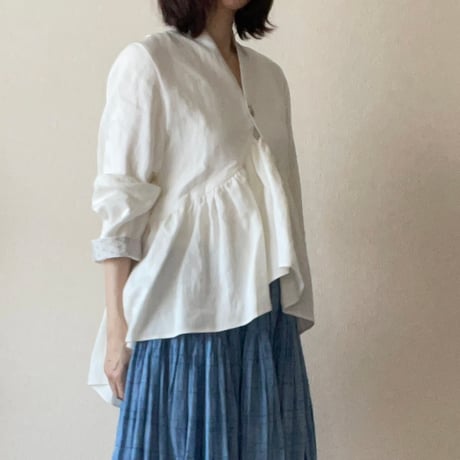 バックダイヤ・トップス【OW】Linen gathered top