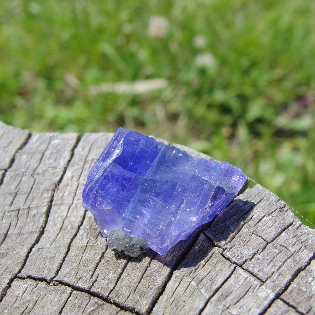 タンザナイト　NOHEET　5、89CT タンザナイト NOHEET 5、89CT 全て要素が美しい抜群のプロポーションの