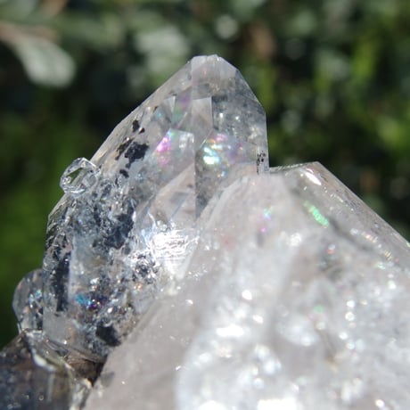 ハーキマーダイヤモンド（連結結晶、虹入り）
