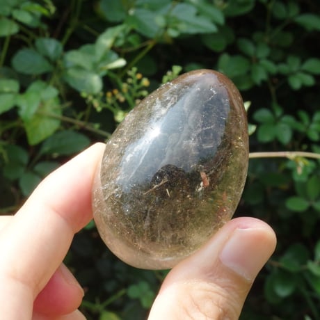 天然スモーキーシトリン（エッグ型 / ゴールドルチル、虹入り）【特典付き】