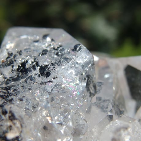 ハーキマーダイヤモンド（連結結晶、虹入り）