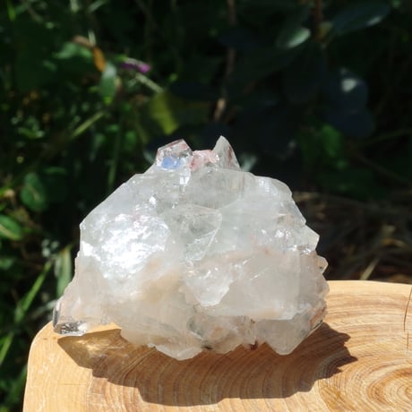 アポフィライト（虹入り）