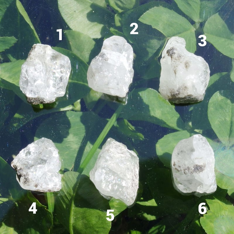 穢れのない氷色♪~宝石質フェナカイト(ロシア産)~simple knot