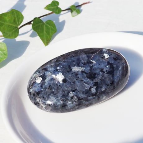 ラルビカイト