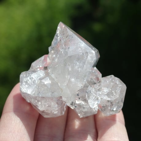 ハーキマーダイヤモンド（連結結晶、虹入り）