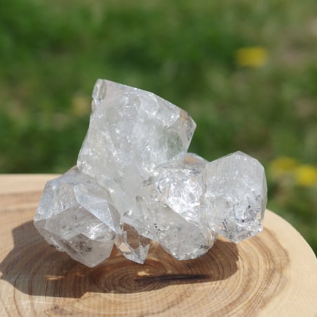 ハーキマーダイヤモンド（連結結晶、虹入り）