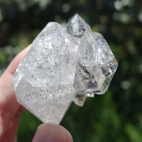 ハーキマーダイヤモンド（連結結晶、虹入り）