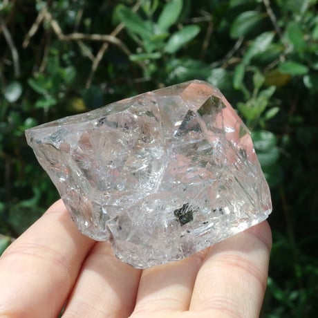 ハーキマーダイヤモンド（連結結晶、虹入り）