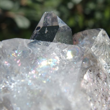ハーキマーダイヤモンド（連結結晶、虹入り）