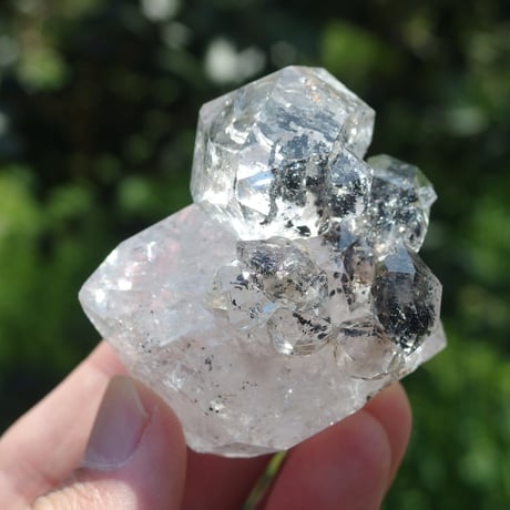 ハーキマーダイヤモンド（連結結晶、虹入り）