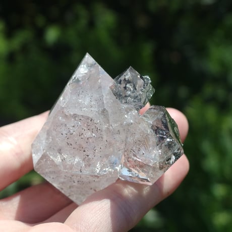 ハーキマーダイヤモンド（連結結晶、虹入り）