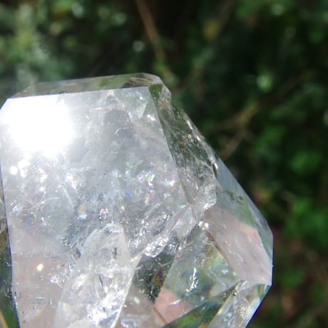 ハーキマーダイヤモンド（連結結晶、虹入り）