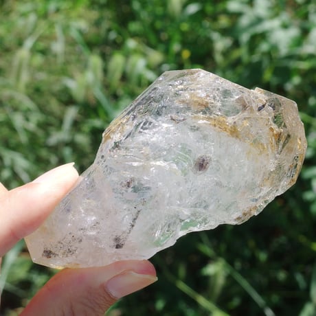 フェンスタークォーツ（虹入り）