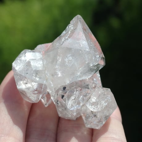 ハーキマーダイヤモンド（連結結晶、虹入り）
