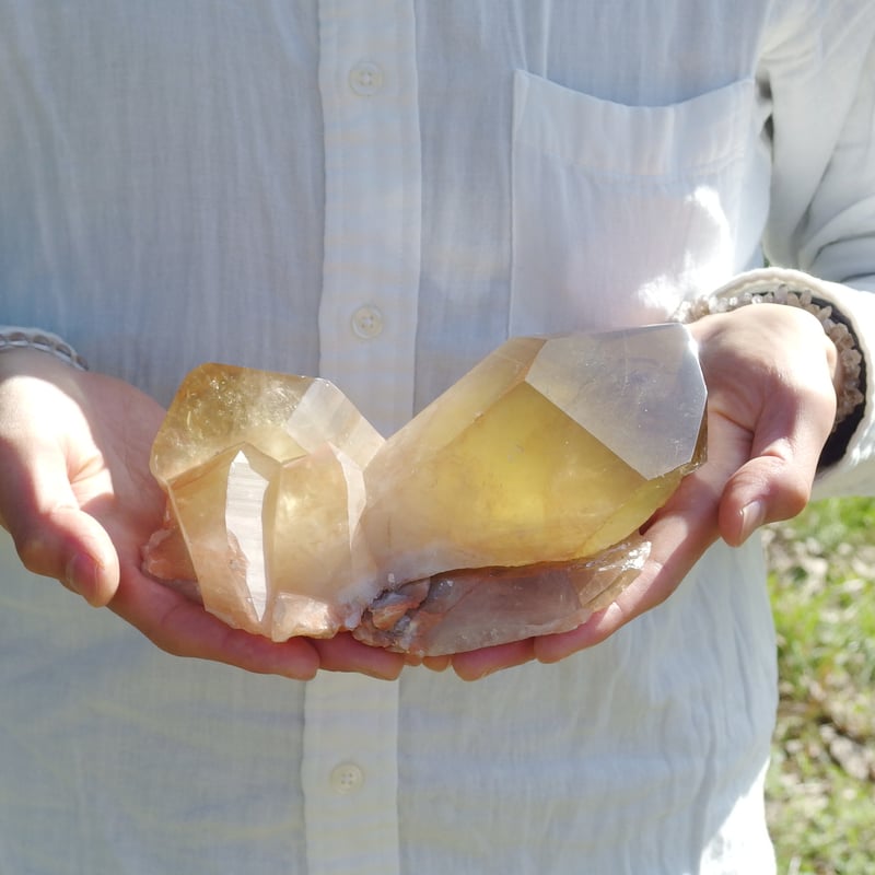 シトリンの大きな塊(虹入り) 繁栄や富をもたらす石！シトリンの大きな塊(虹入り) | 虹色の星