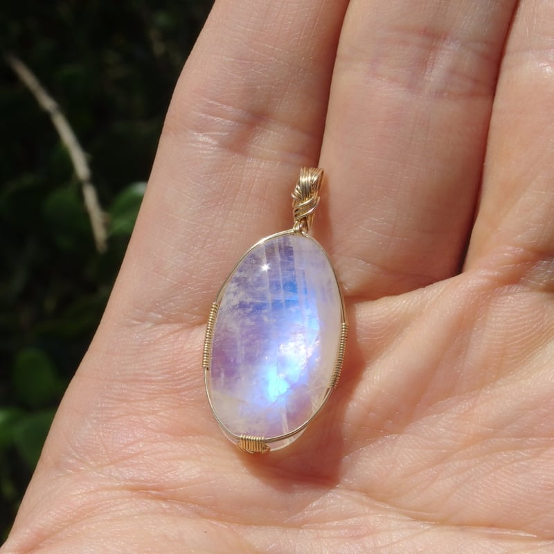 ホワイトラブラドライトのペンダントトップ | Crystal Light