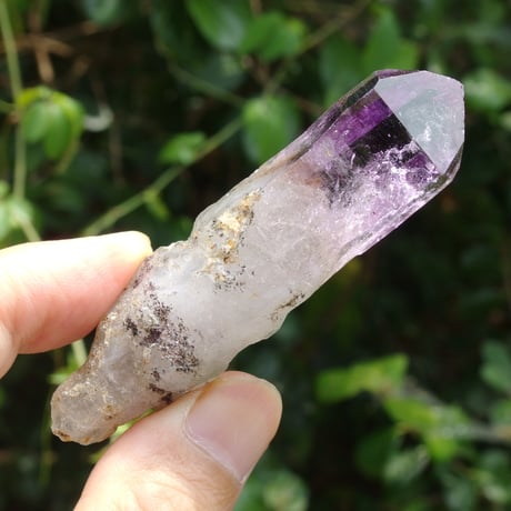 アイリスエレスチャルアメジスト チブク産エレスチャルアメジスト原石 (Amethyst Elestial