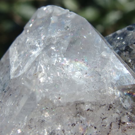 ハーキマーダイヤモンド（連結結晶、虹入り）