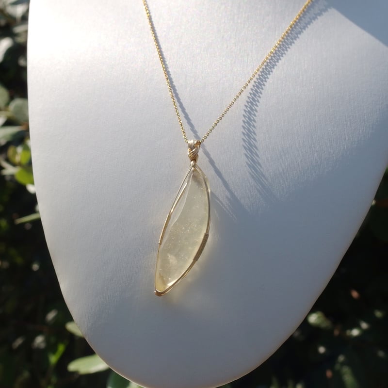 【大開運！高品質！】リビアングラス　透明感　大きいルース　ペンダント　ブレス 大開運！高品質！】リビアングラス 透明感 大きいルース