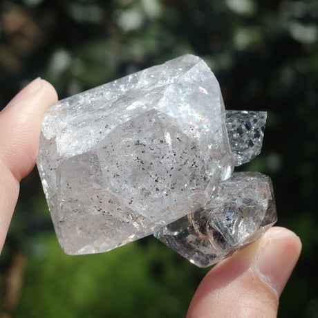 ハーキマーダイヤモンド（連結結晶、虹入り）