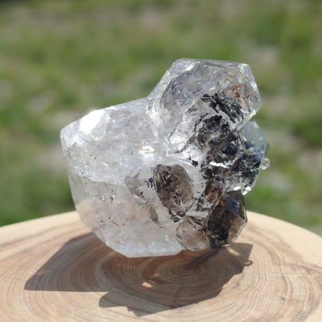 ハーキマーダイヤモンド（連結結晶、虹入り）