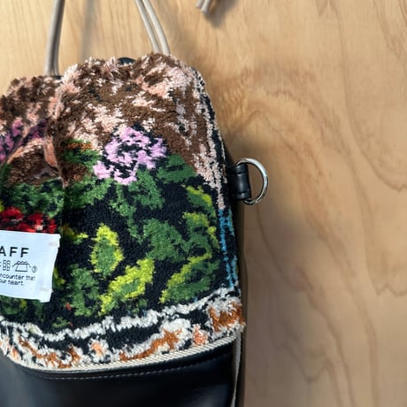 flower / rug kinchakubag