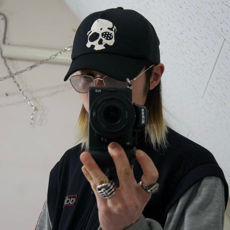 Lee Rhinestones Skull Design Mesh Cap