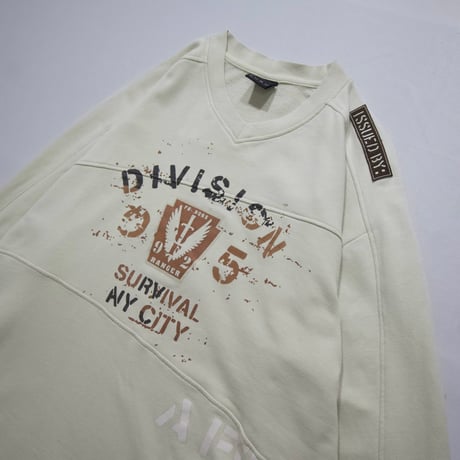 FUBU MilitaryTaste Switching Seam V-Neck Sweatshirt