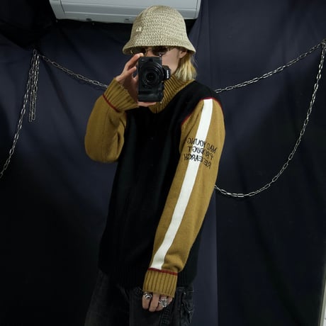 MadYoungGeographic Embroidery Design Acrylic HighNeck FullZip Drivers Knit