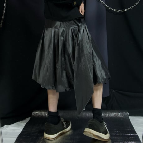 USED Deformation Design Medium Length Balloon Shiny Skirt