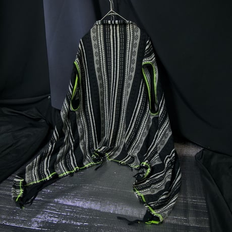 PPFM Native Boarders Patterns Deformation RoundCut Fringe No-Sleeves Summer Knit Cardigan