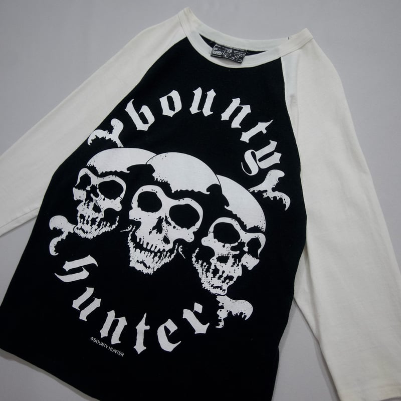 Bounty Hunter Three Skull Raglan Sleeves Tee | 