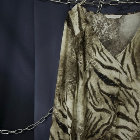 LAURA ASHLEY Tiger Patterns V-Neck Rhinestones 5/S Second Skin