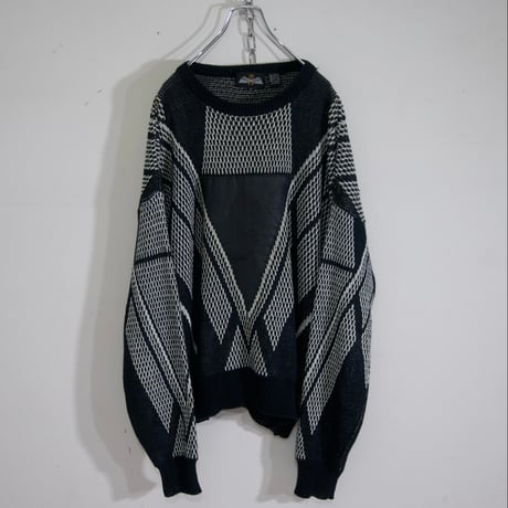 USED Geometric Patterns Lether Switching Knit