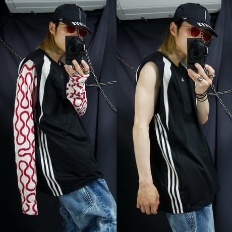 00s (c2007) Adidas Deformation Three Stripe Line Switching Center Embroidery No Sleeves Tee