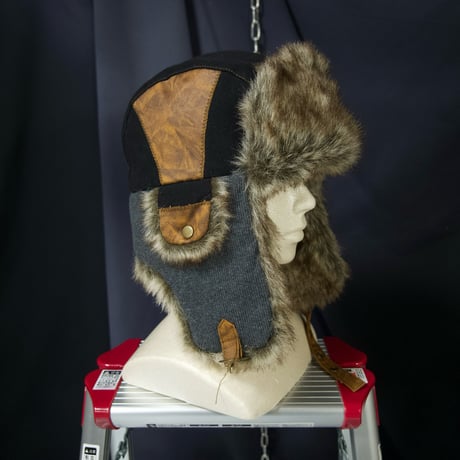 USED PU Leather 3tone Patchwork Quilting Fake Fur Flight Cap