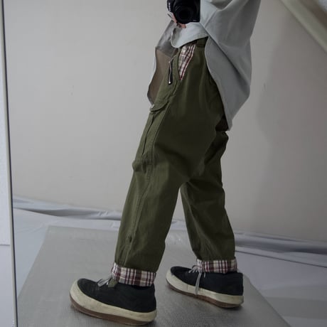 USED Multi Pockets & Zippers Gimmick Check Design Cargo Pants