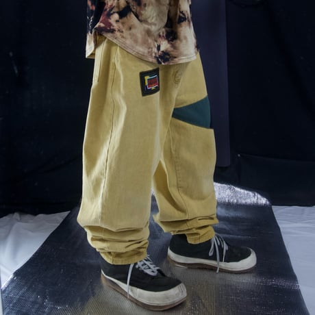 TRUTUS JEANS Piece Dying Yellow Embroidery Switching Baggy Denim
