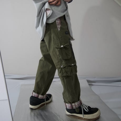 USED Multi Pockets & Zippers Gimmick Check Design Cargo Pants