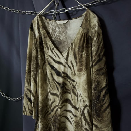 LAURA ASHLEY Tiger Patterns V-Neck Rhinestones 5/S Second Skin