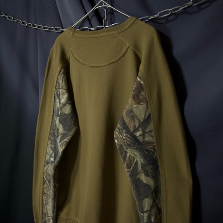LEGENDARY Whitetails Deer Graphics Realtree Switching Raglan Sleeves Sweatshirt