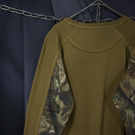 LEGENDARY Whitetails Deer Graphics Realtree Switching Raglan Sleeves Sweatshirt
