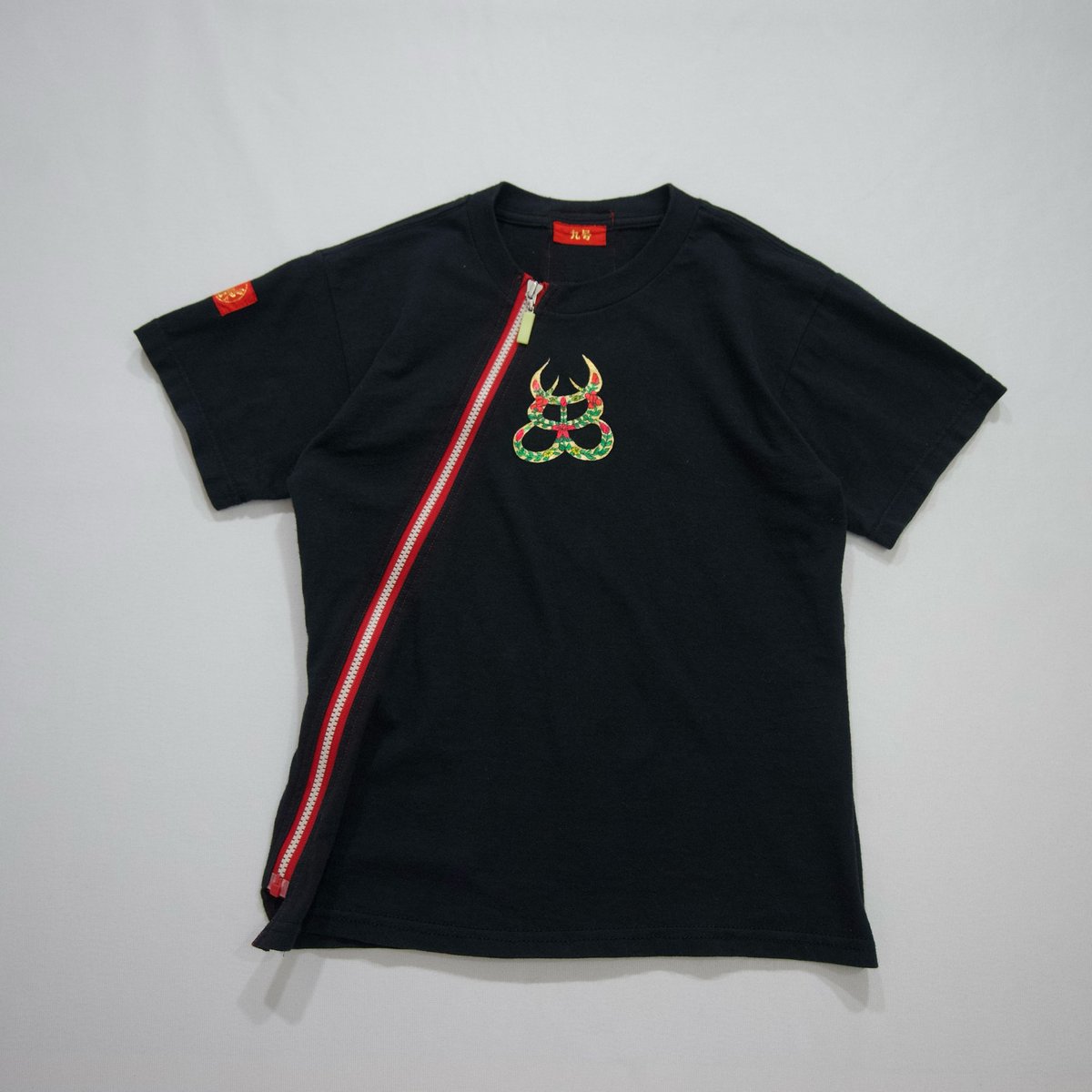 卓矢エンジェル 金魚Tシャツ 黒 卓矢エンジェル 金魚Tシャツ 黒 - メルカリ